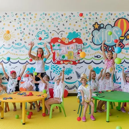 Mary 5* ألانيا